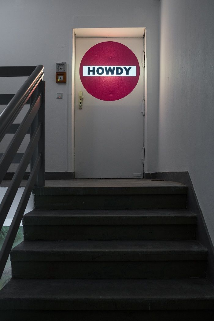 Adrian Piper. Howdy 6 Second Series, 2015. Vista de la instalación. Foto: Timo Ohler. IX Bienal de Berlín, Alemania, 2016.