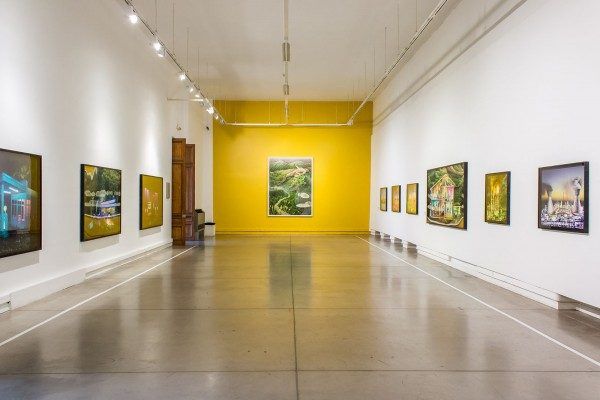 Installation view David LaChapelle. Fotografías 1984-2013, Museo de Arte Contemporáneo (MAC), Parque Forestal, Santiago de Chile, Jul-Sept 2015. Photo: Damaris Herrera. Courtesy: MAC