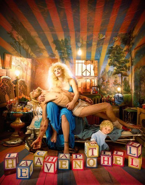 David LaChapelle, Courtney Love: Pieta, 2006, impresión cromogénica ©David LaChapelle 060510_01_DLC_COURTNEY_LOVE_PIETA_FNL_0411x14 (1)