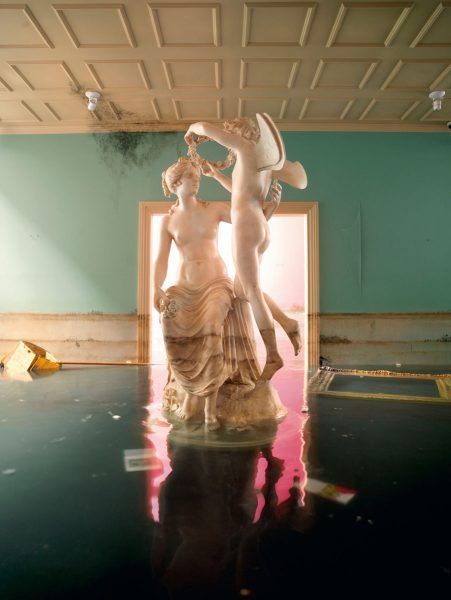 David La Chapelle, After the Deluge - Statue, 2008-2011, impresión cromogénica ©David LaChapelle