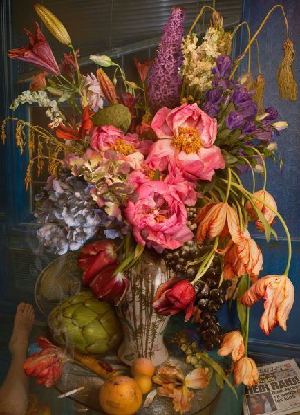 David La Chapelle, Earth Laughs in Flowers - Wilting Gossip, 2008-2011, impresión cromogénica ©David LaChapelle