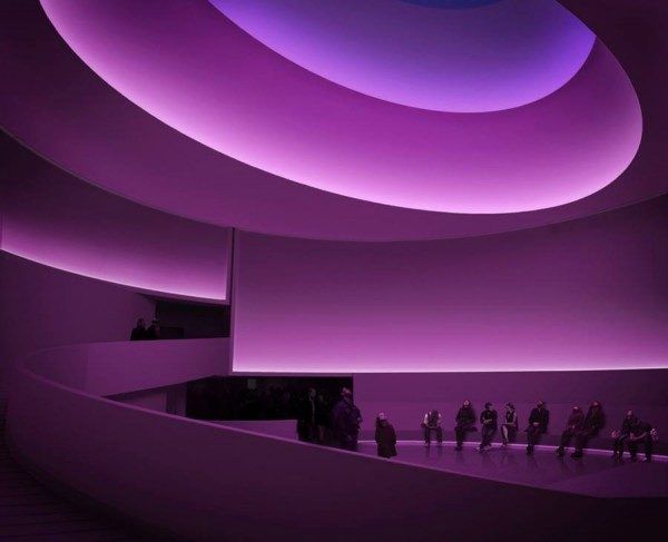 James-Turrell-featuring-one-of-the-most-dramatic-transformations-of-the-Guggenheims-Frank-Lloyd-Wright-designed-rotunda-ever-conceived.-600x487