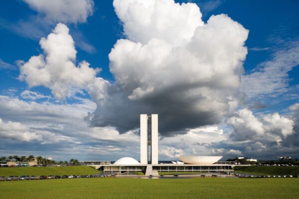 Lúcio-Costa-y-Oscar-Niemeyer.-Plaza-of-the-three-powers-Brasilia-Brazil-1958-1960.