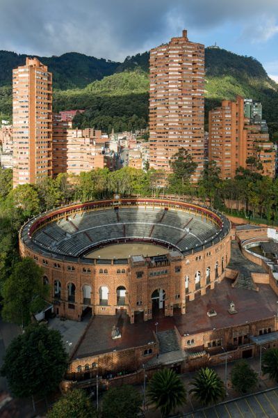 Rogelio-Salmona.-Torres-del-Parque-Residencial-Complex-Bogotá-Colombia-1964-1970