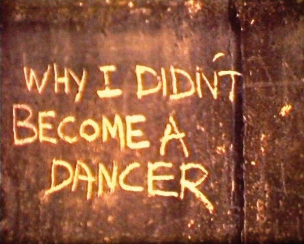 Tracey-Emin-Why-I-Never-Became-a-Dancer.Por-qué-nunca-llegué-a-ser-bailarina-1995-Filmado-en-Super-8-transferido-a-DVD-6-minutos-40-segundos-Proyección-en-pantalla-única-y-sonido-600x482