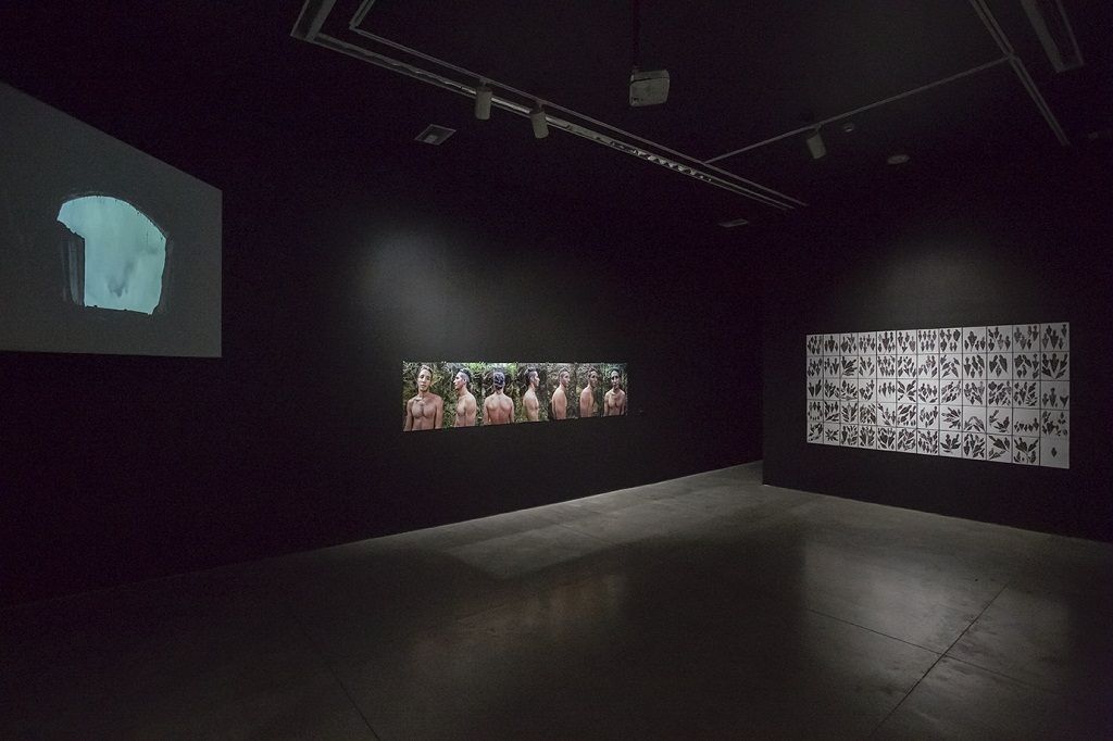 María Isabel Rueda. Vista de la exposición “Oscuro diario”. Museo de Arte Moderno de Medellín. Cortesía de la artista.