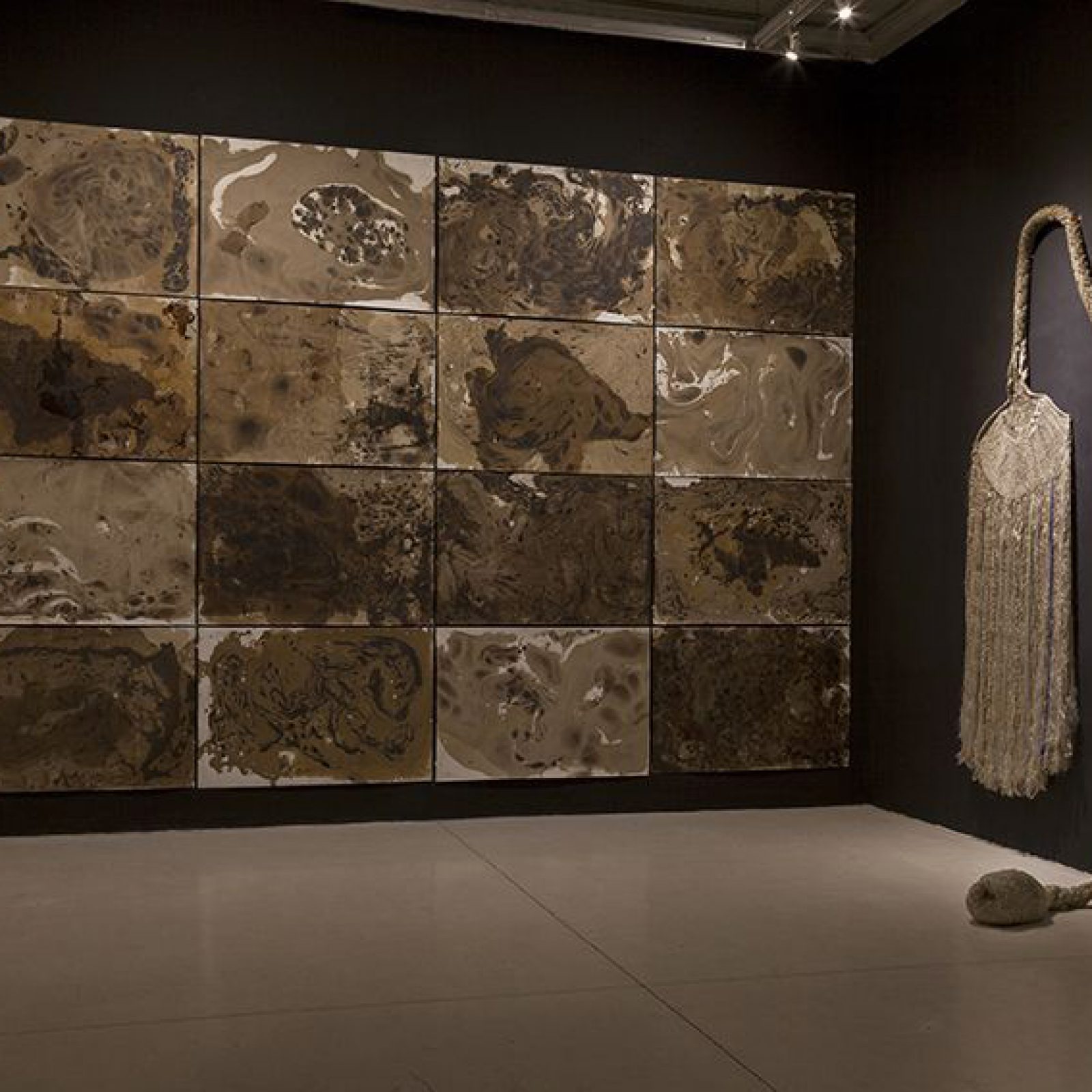 Catalina Bauer. Espías en el fondo del mar. Vista de la muestra. Die Ecke Arte Contemporáneo, Santiago de Chile, 2016. Foto gentileza de la artista.