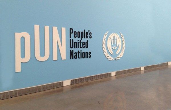 Pedro Reyes, People’s United Nations (pUN), 2013. Cortesía del artista