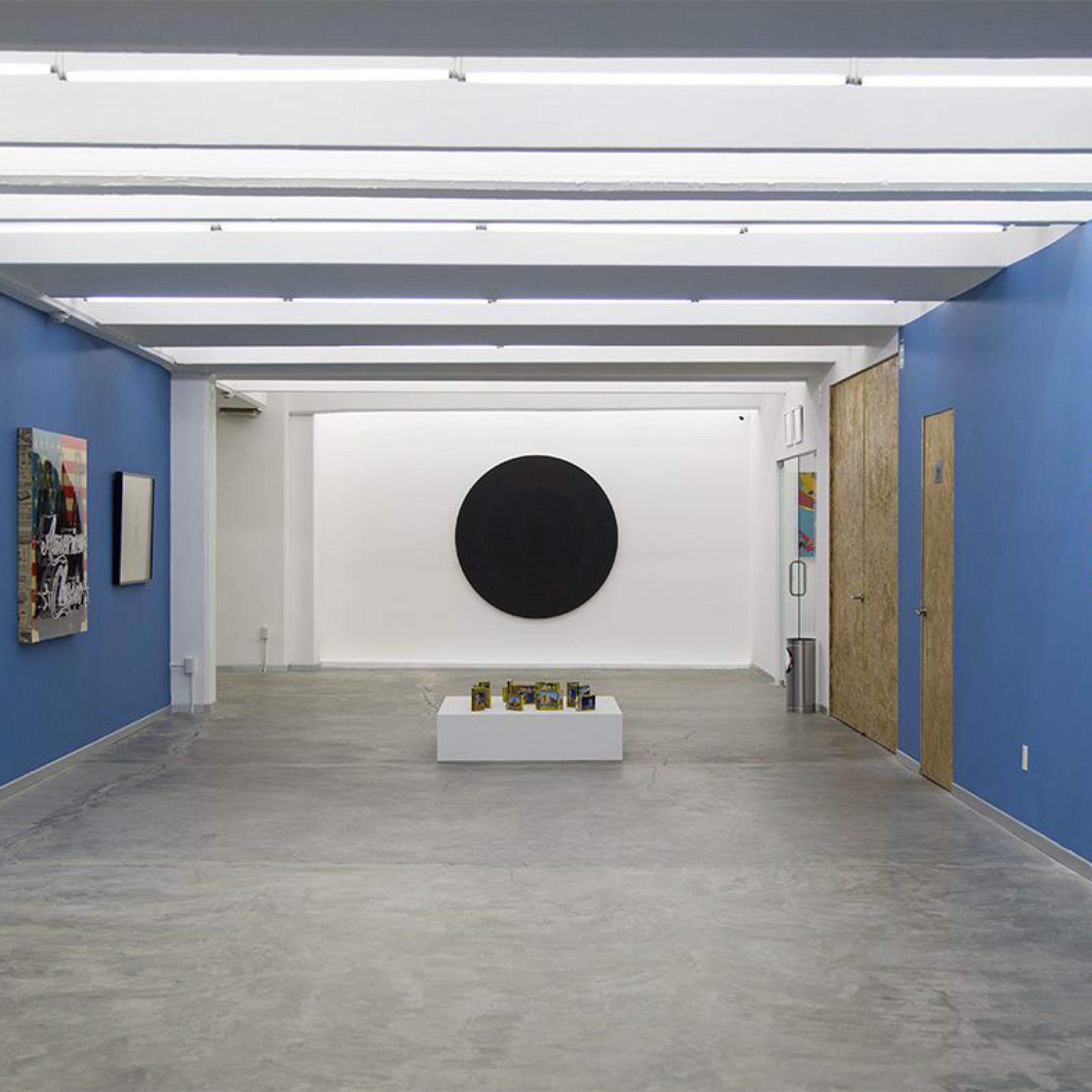 Una red de líneas que se intersecan. Vista de la exhibición. Cortesía ESPAC
