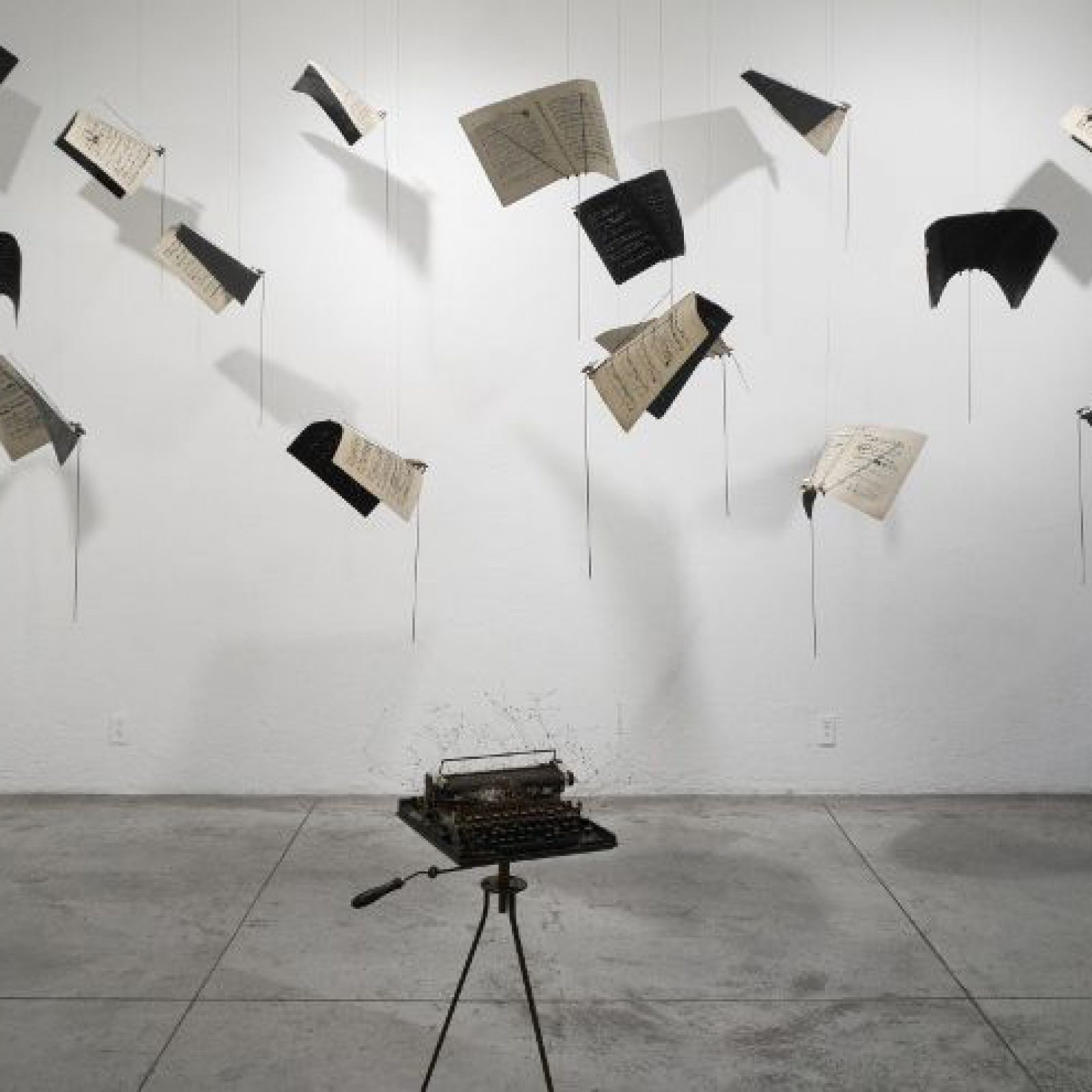 María Edwards, Verso IV, en Arróniz Arte Contemporáneo, feria Untitled, Miami, 2017. Cortesía de la artista
