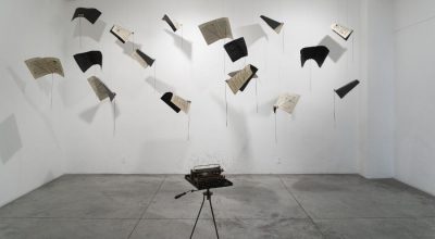 María Edwards, Verso IV, en Arróniz Arte Contemporáneo, feria Untitled, Miami, 2017. Cortesía de la artista