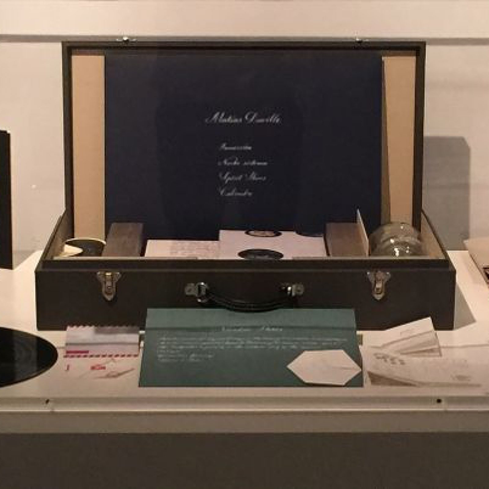 La Valise (La valija). Cortesía Ivorypress, Madrid, 2017