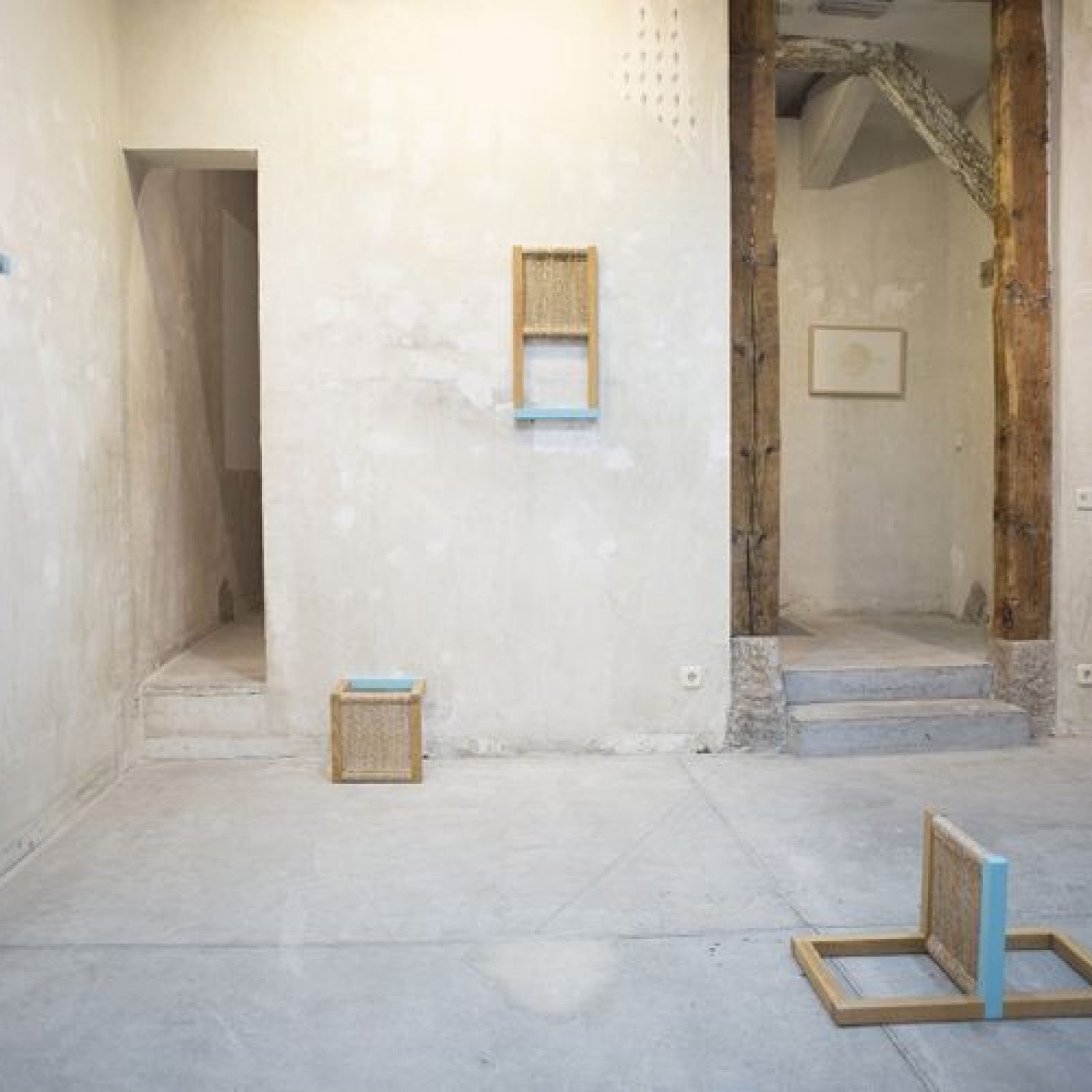 Engel Leonardo, vista de la exposición "Ansapit", en la galería Fomatocomodo, madrid, 2017. Cortesía de la galería