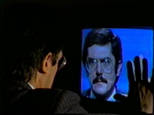 Juan Downey, still del video The Looking Glass, 1981; Imagen cortesía de Cea