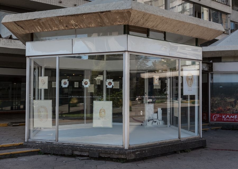 Juan Castillo, "De la circulación de las imágenes". Vista de la exposición en Galería Tajamar, Santiago de Chile, 2017. Foto: Galería Tajamar