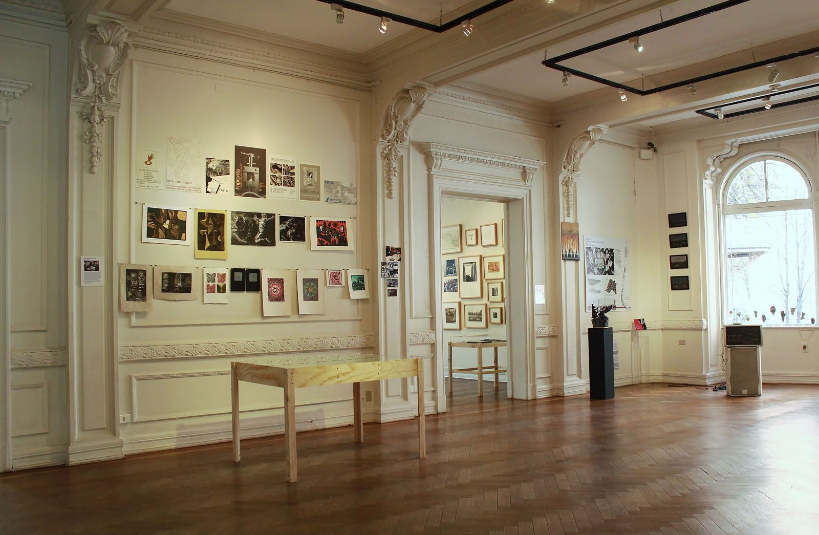 Vista de la exposición Buena Compañía, en los espacios de la Fundación Cultural de Providencia, Santiago de Chile, 2015. Foto: Paulina Soto
