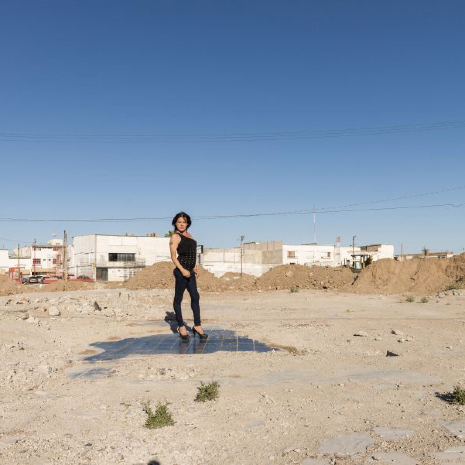 Andrea sobre la Discoteca La Madelon (2016), parte de la exposición Pistas de baile de Teresa Margolles en CentroCentro, Madrid. Foto: © Teresa Margolles