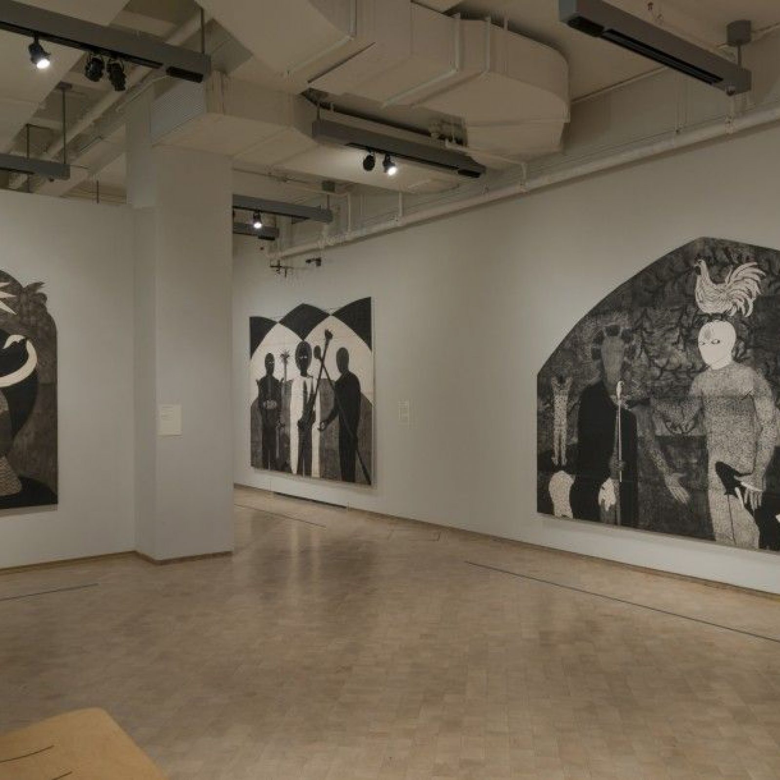Vista de la exposición "Nkame: Una retrospectiva de la grabadora cubana Belkis Ayón", en El Museo del barrio, Nueva York, 2017. Foto: Adam Reich
