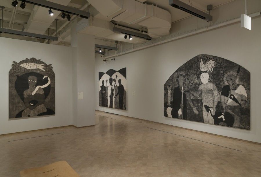 Vista de la exposición "Nkame: Una retrospectiva de la grabadora cubana Belkis Ayón", en El Museo del barrio, Nueva York, 2017. Foto: Adam Reich
