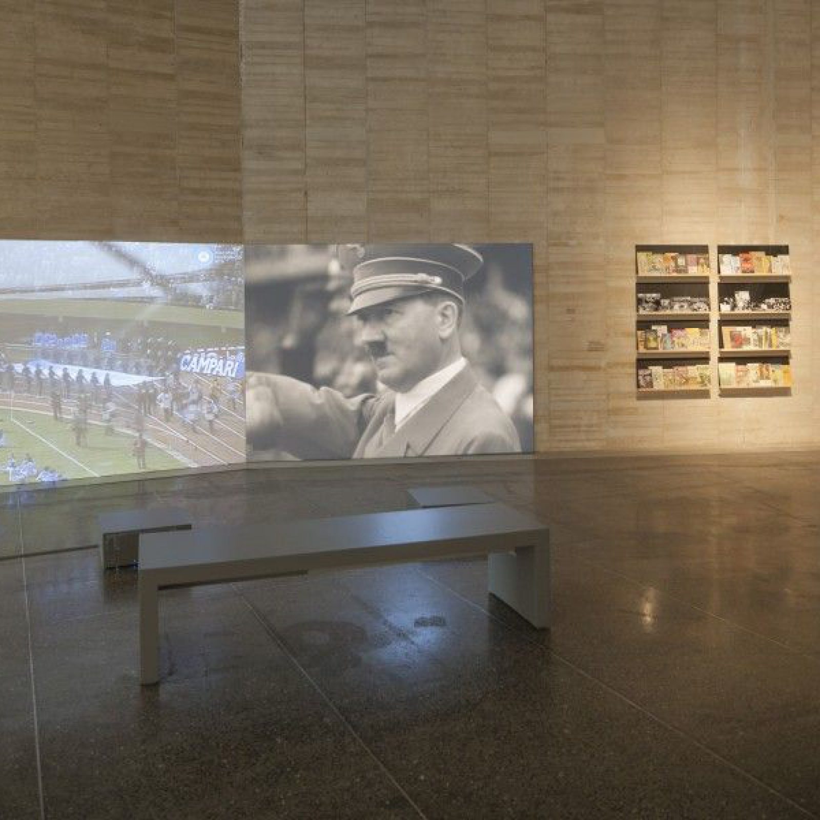 Vista de la exposición Prosa del observatorio de la artista Adriana Bustos en el Museo de Arte Contemporáneo de Castilla y León (MUSAC), en León, España. Foto: cortesía MUSAC.