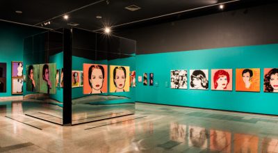 Vista de la exposición "Andy Warhol. Ícono del Pop" en el Centro Cultural La Moneda. Foto cortesía del CCPLM