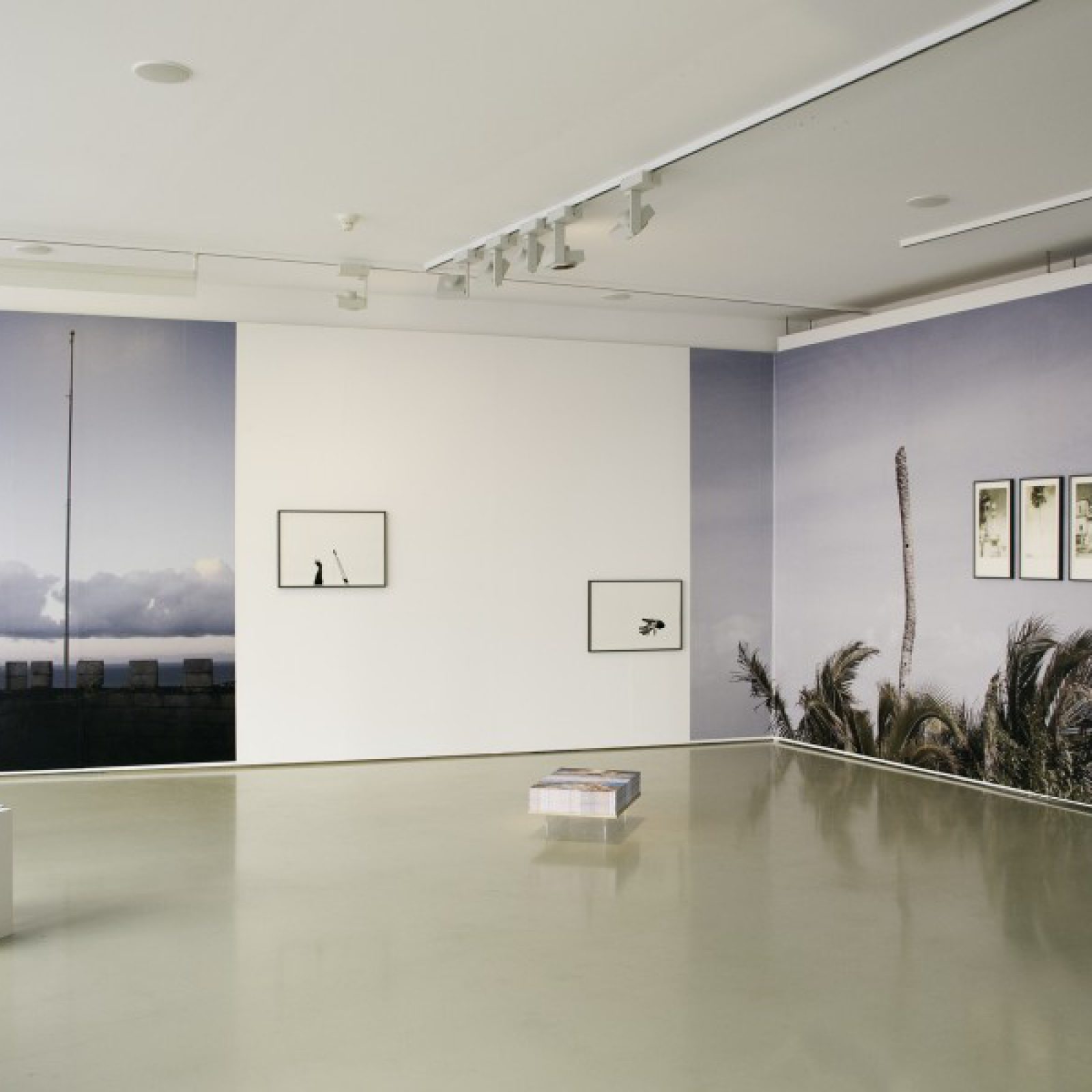 Irene de Andrés y Sofía Gallisá Muriente, "Watch your step / Mind your head", vista de la exposición en ifa-Galerie Berlin, 2017. Cortesía de la galería