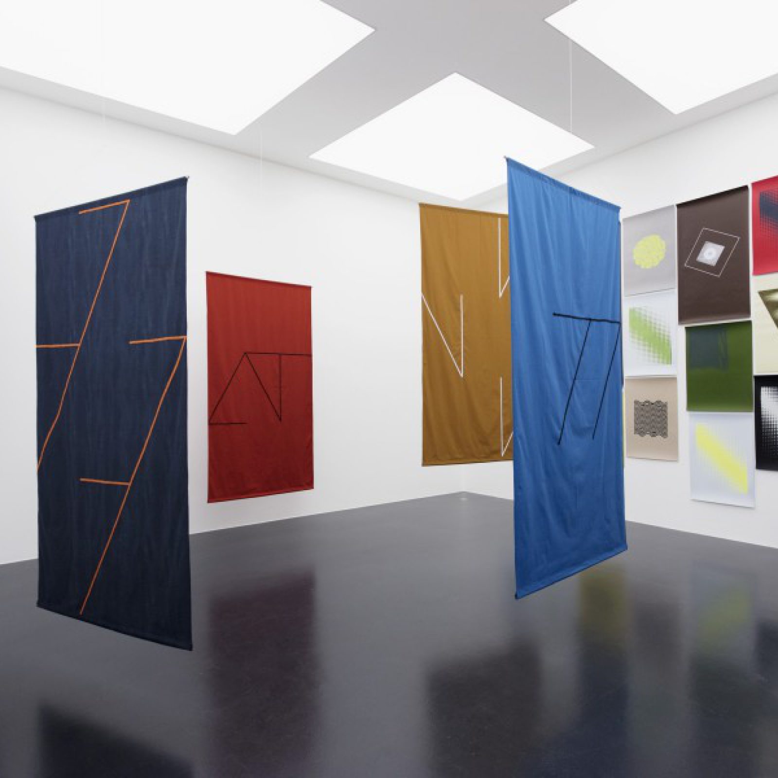 Vista de la exposición "Dedicated to the Bird we love", de Felipe Mujica, en Von Bartha, S-chanf, Basilea (Suiza), 2017. Cortesía de la galería