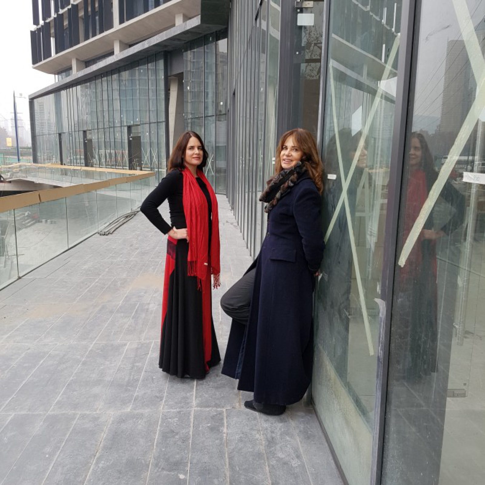 La galerista Isabel Aninat y su hija y socia, Javiera García- Huidobro