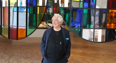 Daniel Buren, Del medio círculo al círculo completo: un recorrido del color, 2017. Obra site-specific para el Museo de Arte Moderno de Bogotá (MAMBO). Foto: Ignacio Umaña. Cortesía: MAMBO