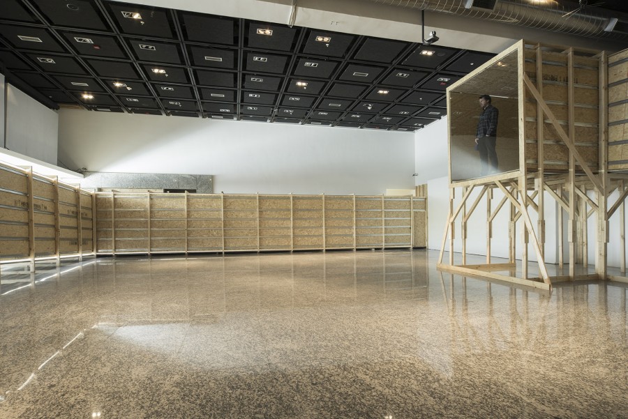 Vista de la exposición "La Galería", de María Gabler, en Sala de Arte CCU, Santiago de Chile, 2017. Foto: Jorge Brantmayer