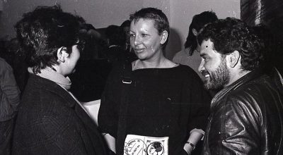 Nelly Richard en la inauguración de la Galería Carmen Waugh, 1984. Foto: Inés Paulino
