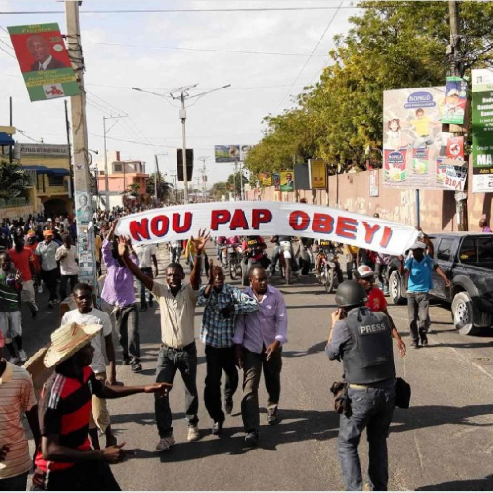 Imagen destacada: Frente 3 de Fevereiro, Nou Pap Obeyi [No Vamos a Obedecer], acción, 2015. Foto: Daniel Lima.
