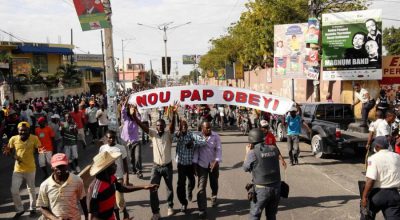 Imagen destacada: Frente 3 de Fevereiro, Nou Pap Obeyi [No Vamos a Obedecer], acción, 2015. Foto: Daniel Lima.