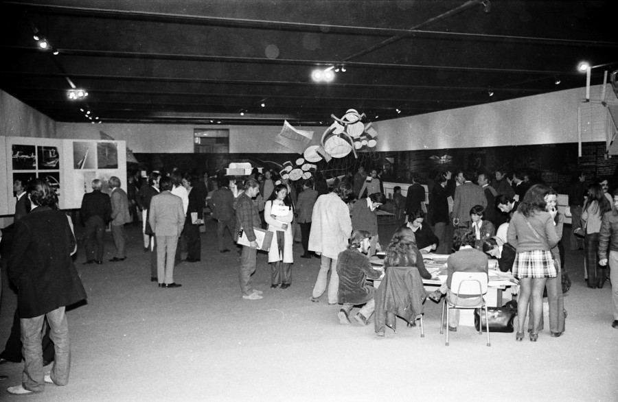Exposición 20 años de la Escuela de Arquitectura UCV, Museo Nacional de Bellas Artes, 1972 Cortesía Archivo Histórico José Vial Armstrong, Escuela de Arquitectura, PUCV