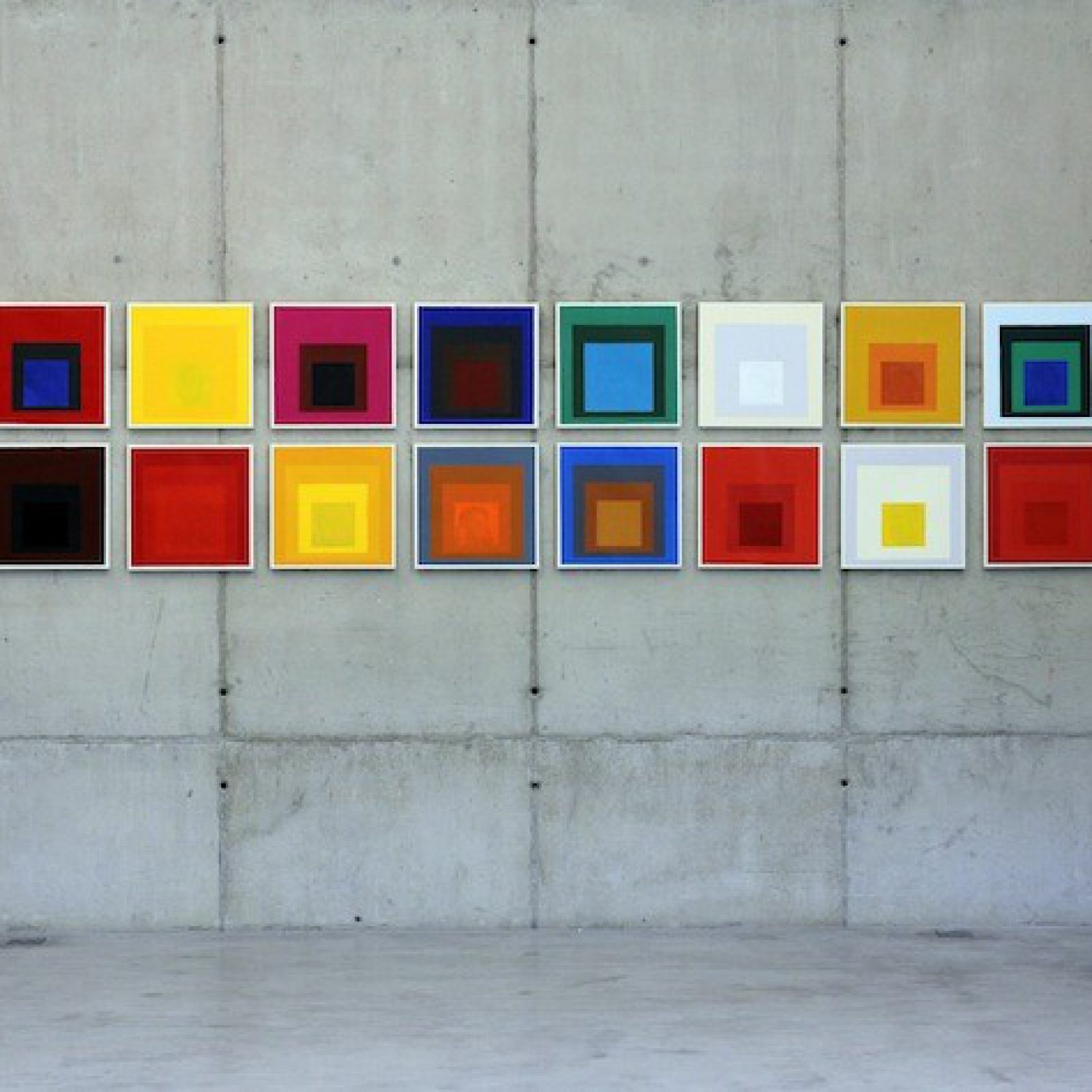 Sandra Gamarra, Imágenes Nítidas en un Ambiente Húmedo II (vista de instalación), 2014, óleo sobre tela, 40 x 40 cm c/u. Foto: Filipe Berndt