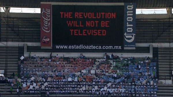 Melanie Smith, Estadio Azteca, proeza maleable, 2010, Video full HD, 10,29 min. En Dixit Petrobras. Cortesía: Galeria Nara Roesler / arteBA