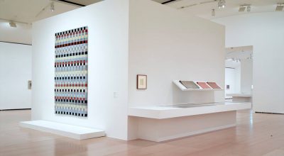 Vista de la exposición "Josef Albers en México", en el Museo Guggenheim, Nueva York (2017-2018). Foto: David Heald © Solomon R. Guggenheim Foundation, 2017