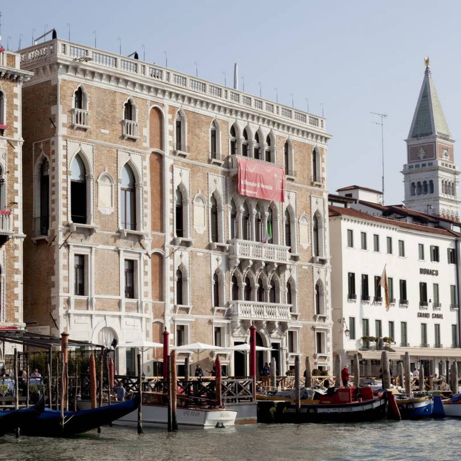 Ca’ Giustinian, sede central de la Bienal de Venecia (vista exterior), 2010. Foto: Giulio Squillacciotti. Cortesía: Bienal de Venecia