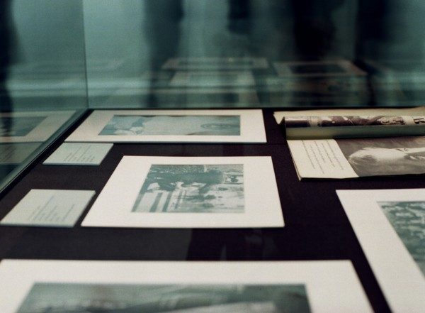 Vista de la exposición Sergio Larrain. Retrospectiva, en el MNBA, Santiago, 2014. Foto: Jorge Losse