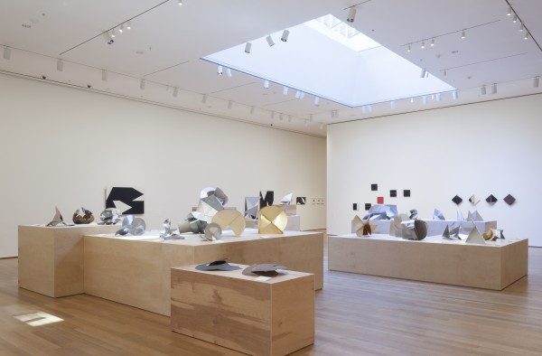 Vista de la exposición Lygia Clark: The Abandonment of Art, 1948-1988, MoMA, Nueva York, 2014. Foto: Thomas Griesel © 2014 The Museum of Modern Art