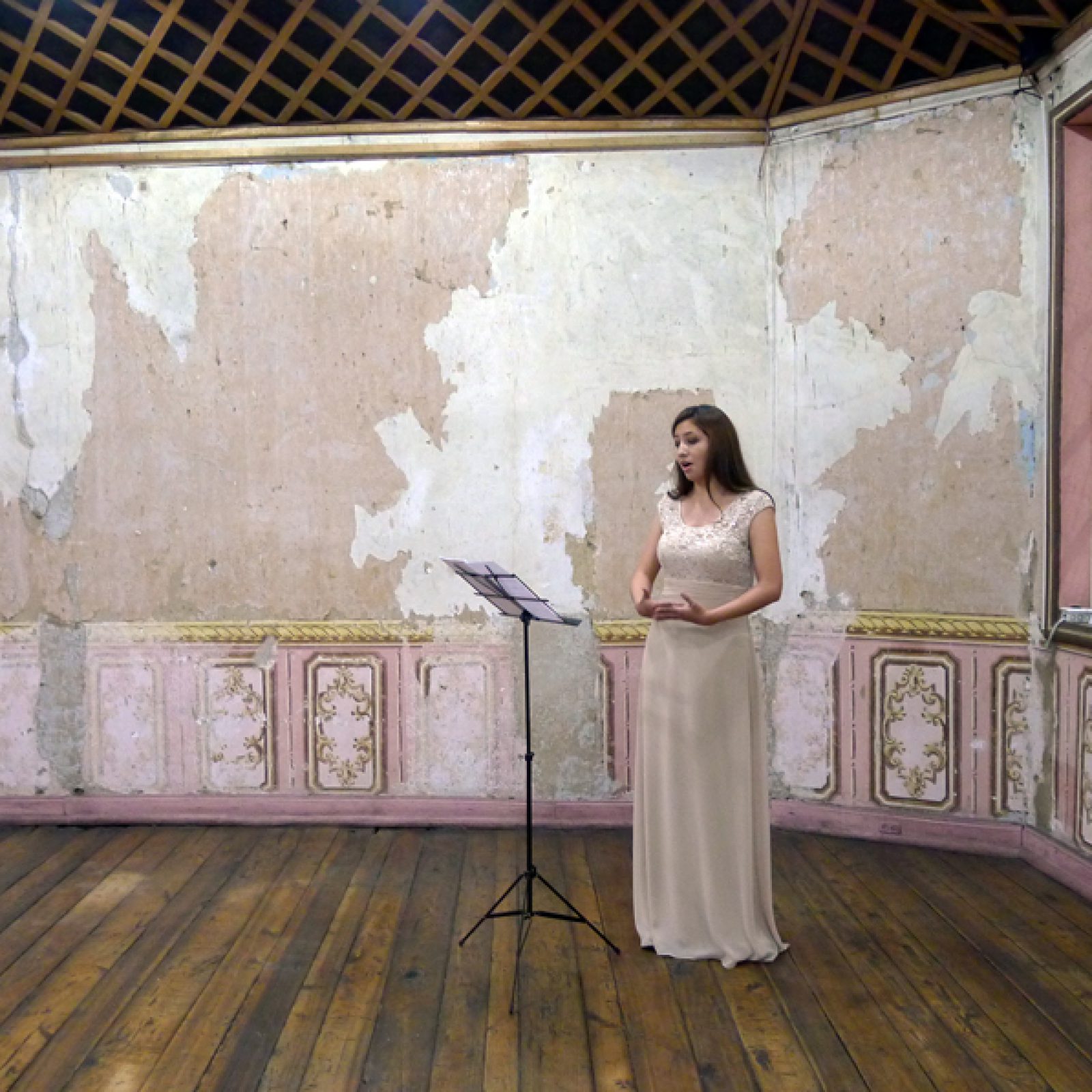 Opera Onowoka (2014), de Saskia Calderón, performance y pieza sonora que le valió a la artista ecuatoriana el primer premio otorgado por la bienal. Foto: Pablo León de la Barra