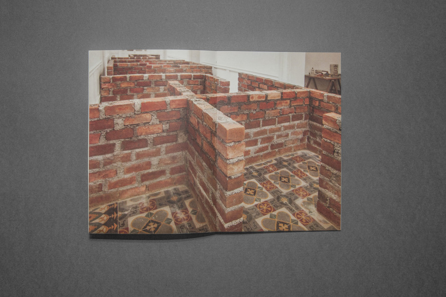 "Arquitectura del humo", de Ximena Garrido-Lecca, 2017, 14.1 x 21 cm, 85 páginas, 500 ejemplares numerados, 30 ediciones limitadas. Cortesía: Meier Ramírez