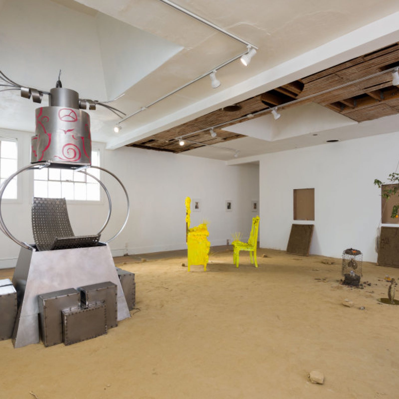 Beatriz Cortez y Rafa Esparza, Pasado mañana, 2018, vista de la exposición en Commonwealth and Council, Los Ángeles. Cortesía de los artistas y Commonwealth and Council. Foto: Rubén Díaz