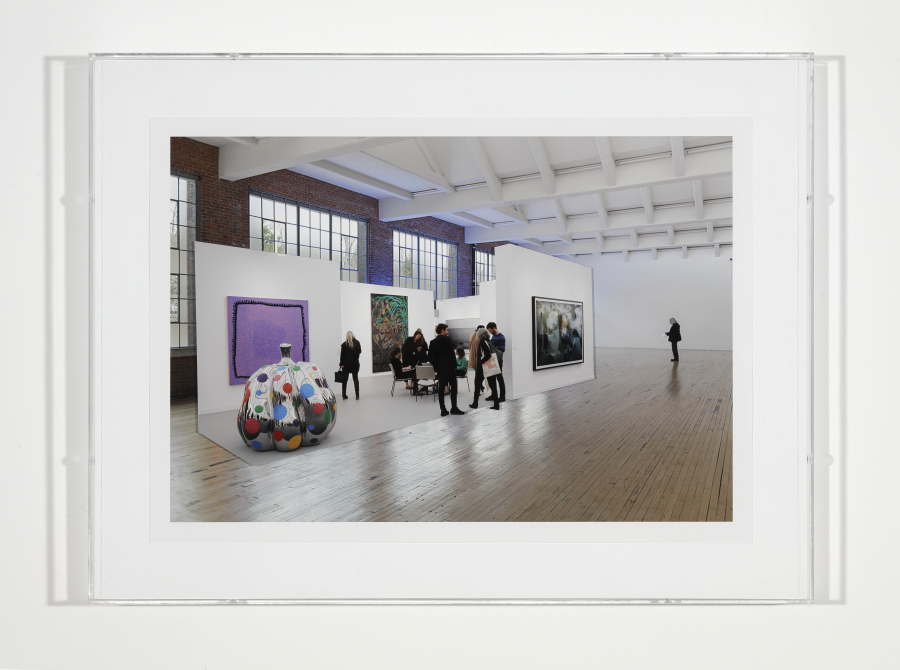 Cristina Garrido, "David Zwirner en Frieze London, 2015, at DIA Foundation, NY". De la serie "Best Booths", 2018, collage. Cortesía: Galería Curro, Guadalajara, México