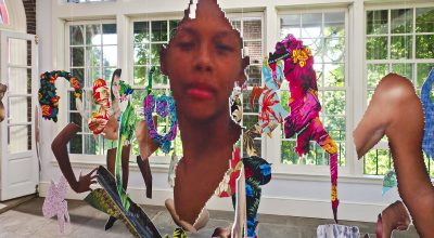 Joiri Minaya, #dominicanwomengooglesearch, 2017. Vista de la instalación en Wave Hill, Nueva York. Foto: Stefan Hagen