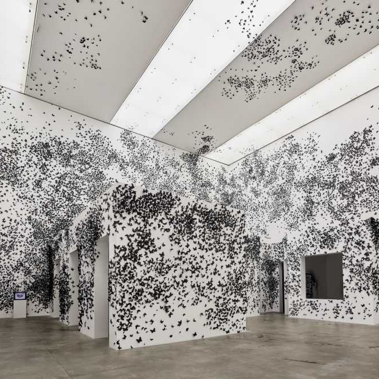 Vista de la exposición “Carlos Amorales. Axiomas para la acción (1996-2018)”, Museo Universitario Arte Contemporáneo, MUAC, Ciudad de México, 2018. Foto: Oliver Santana. Cortesía MUAC.