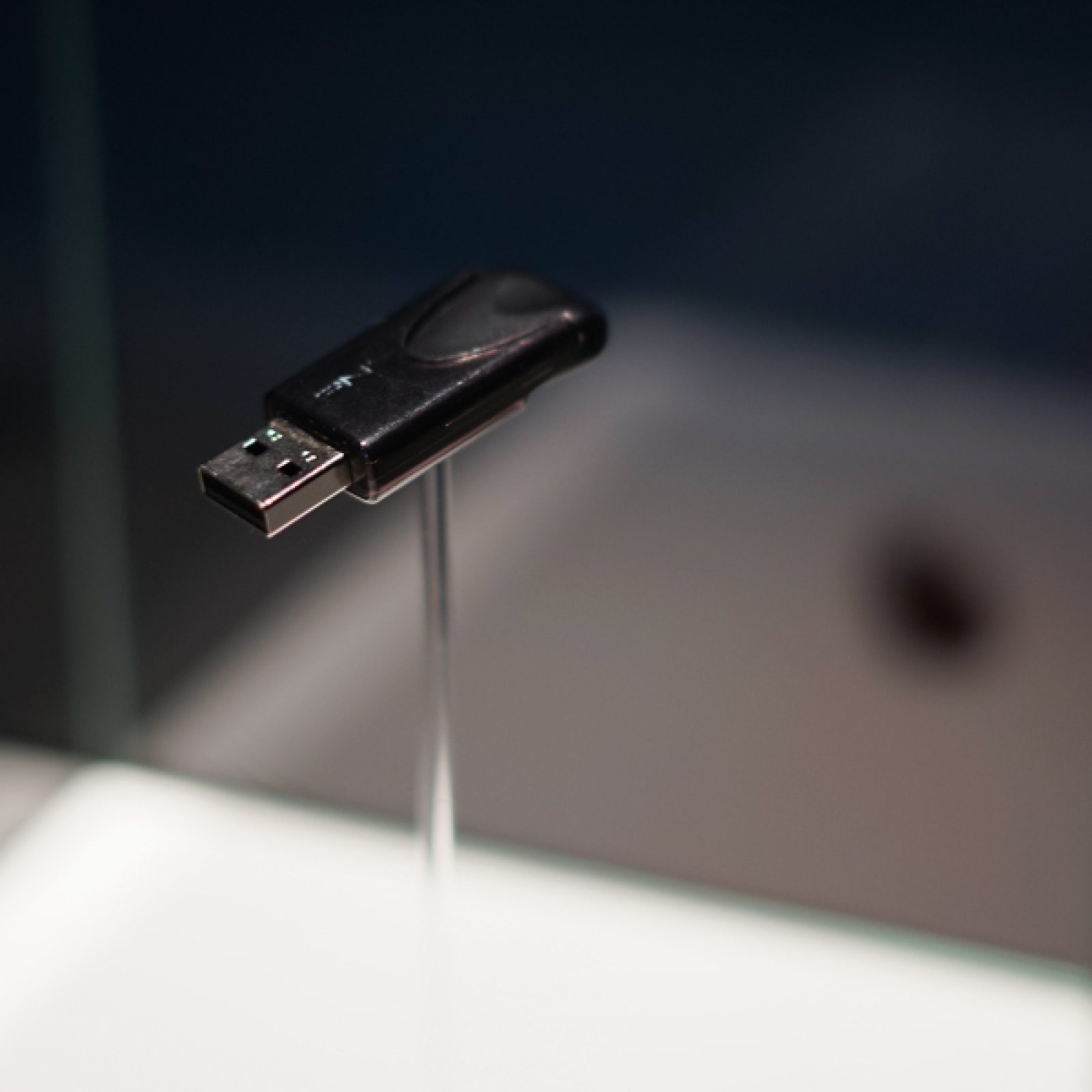 Vista de la exposicíón "6,7 GB. Una Exposición Encapsulada", en el Centro de Arte Contemporáneo (Torun, Polonia), 2018. Foto cortesía de CSW Torun Znaki Czasu