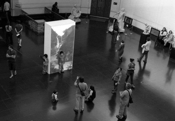 Gianfranco Foschino, Fluxus, HDV, 7 min. Silent Loop. 2010. Vista de instalación en el MNBA, Santiago. Cortesía del artista