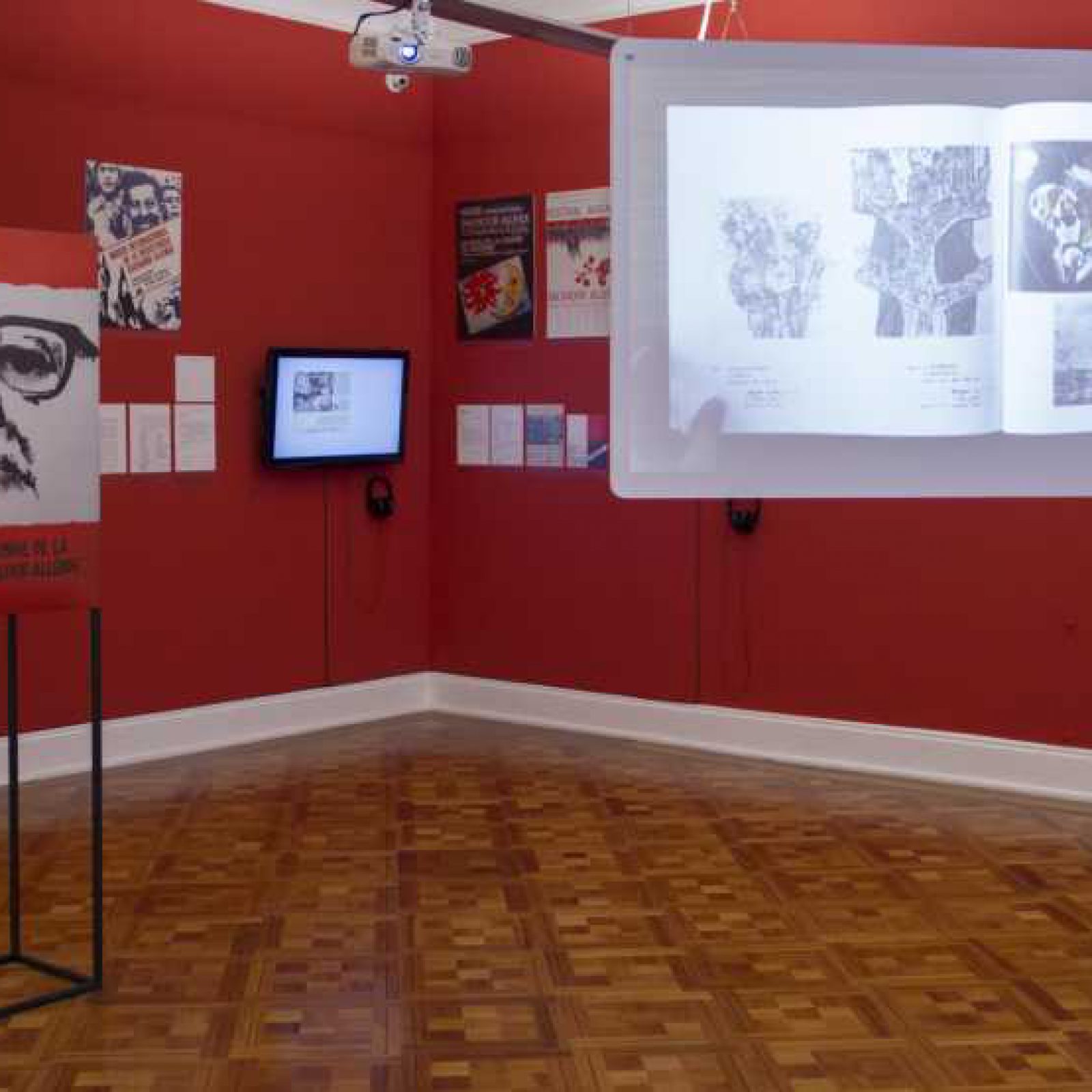 Vista de la exposición "Pasado Inquieto", en el Museo de la Solidaridad Salvador Allende (MSSA), Santiago de Chile, 2018. Cortesía: MSSA