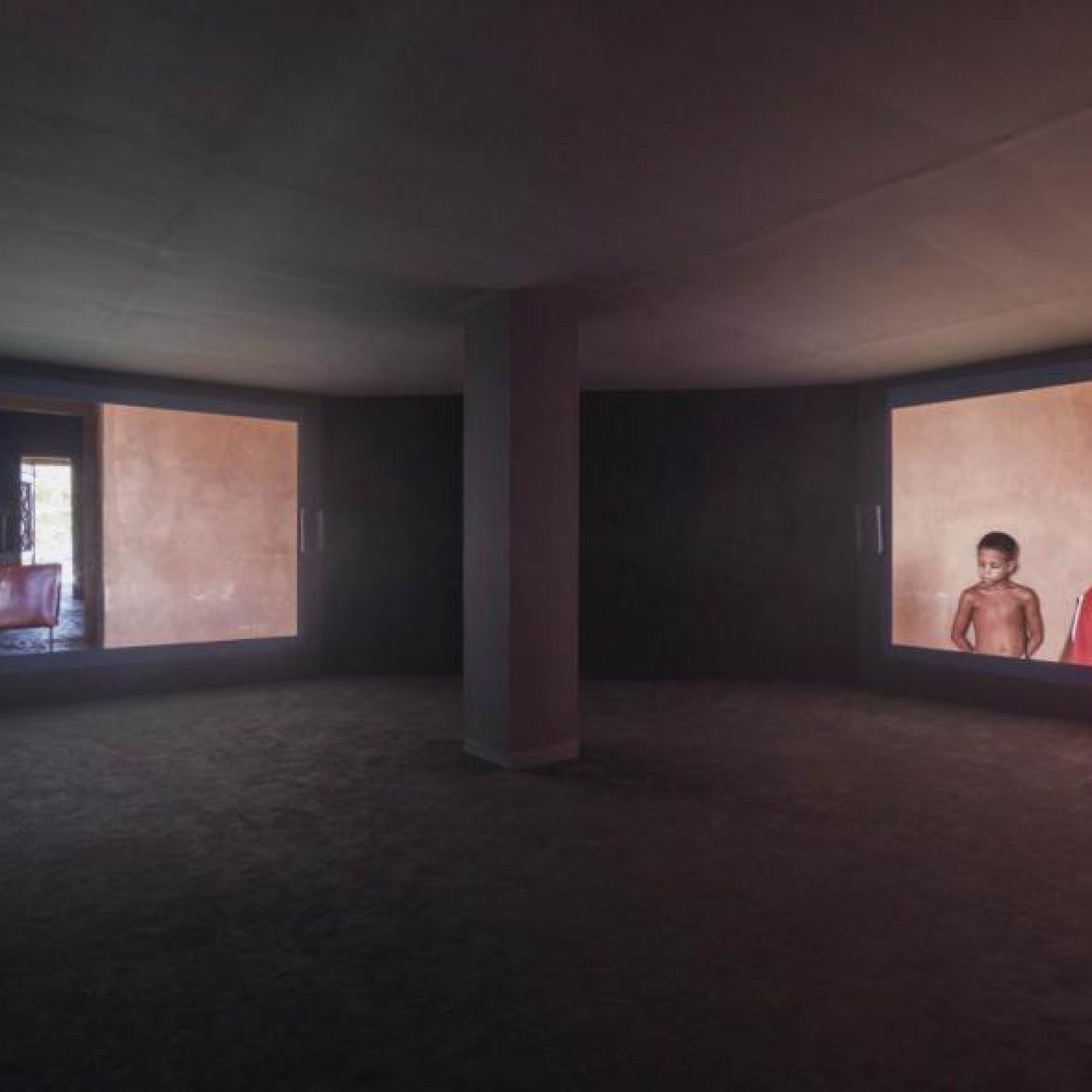 Vista de la exposición "Horror Vacui", de David Zink Yi, en Proyecto AMIL, Lima, 2018. Foto cortesía de Proyecto AMIL